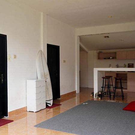 Indonesia Backpacker Hostels Kuta  ภายนอก รูปภาพ