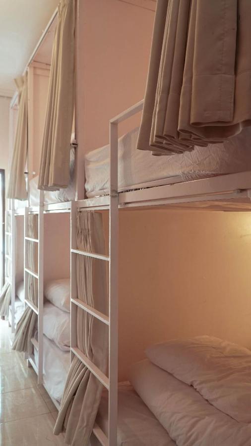 Indonesia Backpacker Hostels Kuta  ภายนอก รูปภาพ