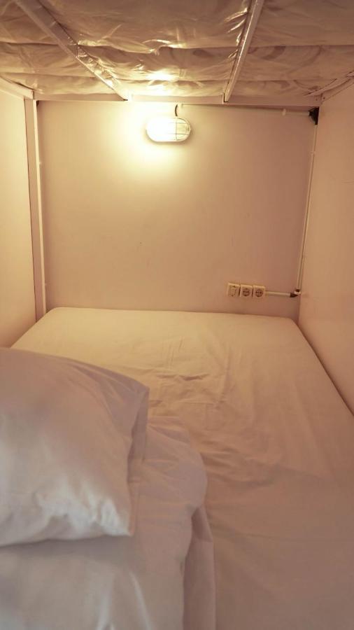 Indonesia Backpacker Hostels Kuta  ภายนอก รูปภาพ