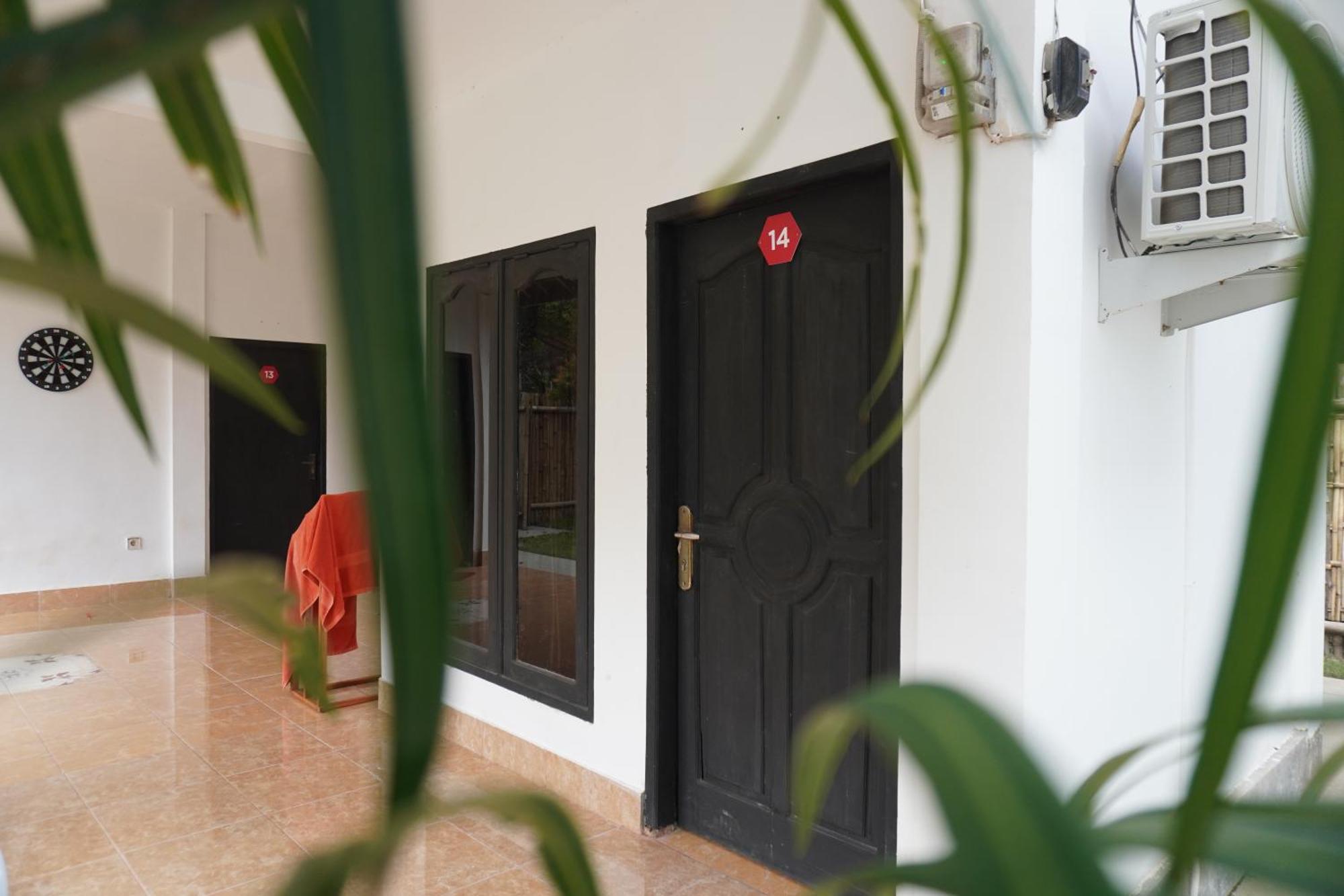 Indonesia Backpacker Hostels Kuta  ภายนอก รูปภาพ