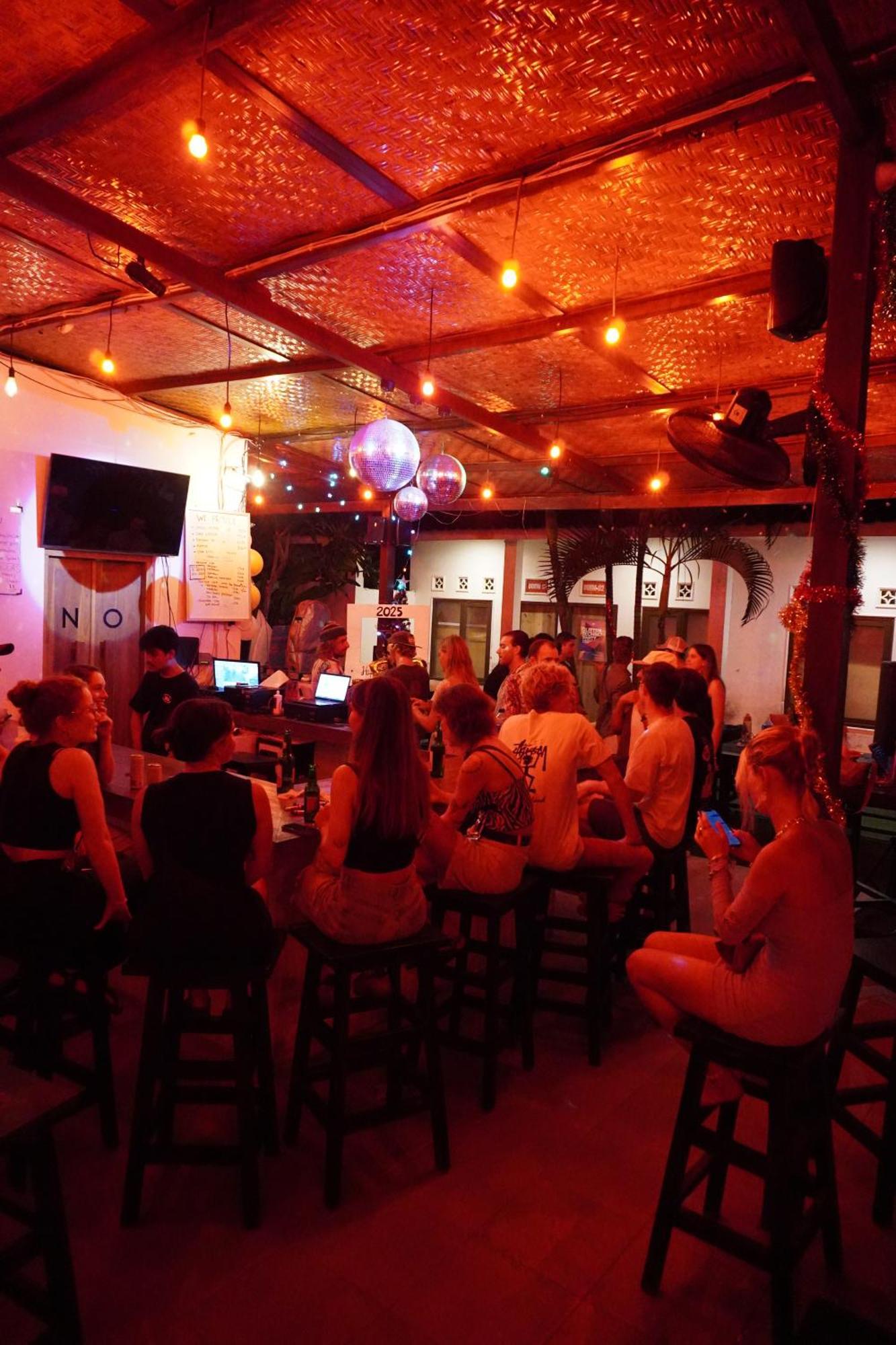 Indonesia Backpacker Hostels Kuta  ภายนอก รูปภาพ