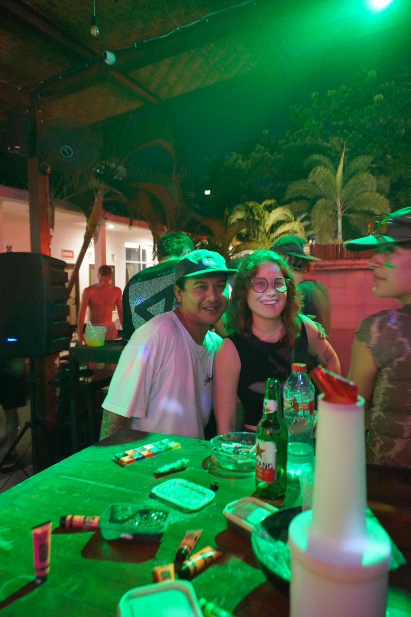 Indonesia Backpacker Hostels Kuta  ภายนอก รูปภาพ